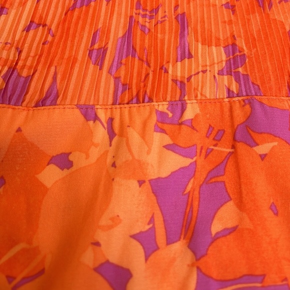 NWT Taylor Pleated Crepe Dress Size M - Picture 9 of 14